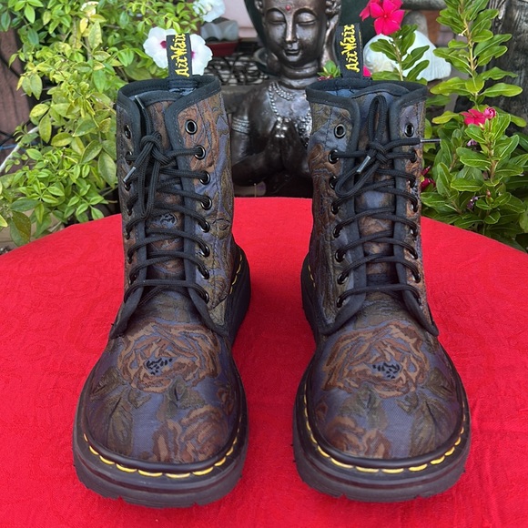🏴 RARE Blue Floral Tapestry Dr. Martens Brocade Boots UK 7 - Picture 3 of 17